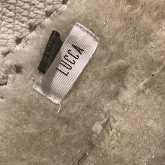 Lucca oversized big fluffy fringed boho scarf - Picture 5 of 5